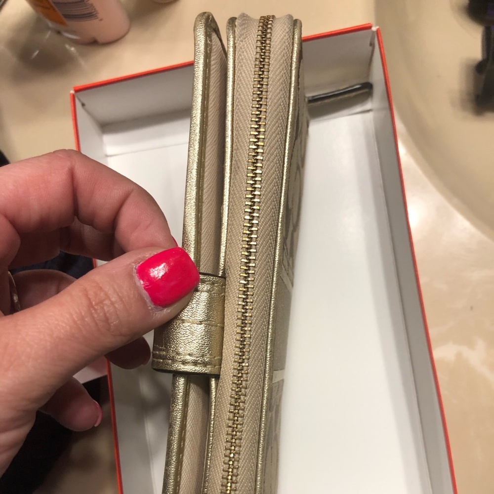 Coach Wallet - Picture 3 of 7